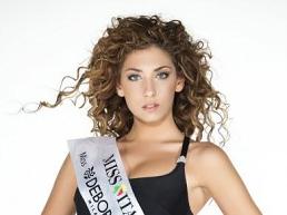 La 050  Elena Santoro &#232; la Miss pi&#249; votata del web